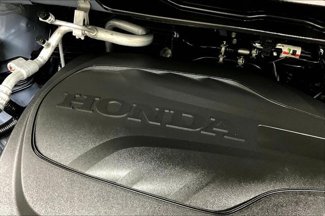 Photo of 2025 Sonic Gray Pearl Honda Odyssey