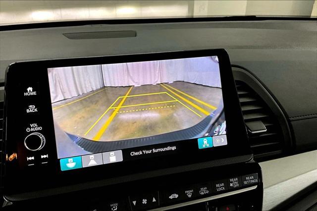 Photo of 2025 Sonic Gray Pearl Honda Odyssey
