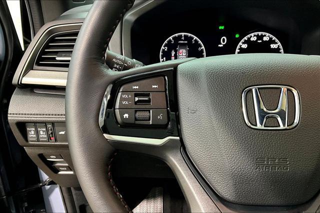 Photo of 2025 Sonic Gray Pearl Honda Odyssey