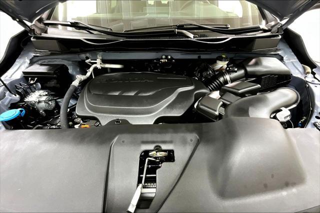 Photo of 2025 Sonic Gray Pearl Honda Odyssey