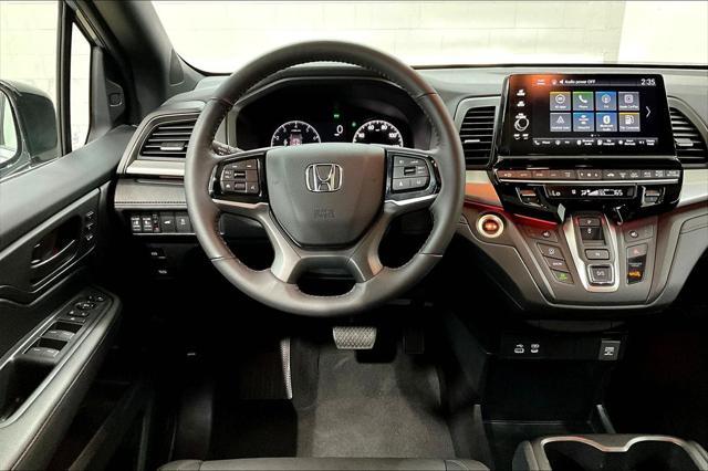 Photo of 2025 Sonic Gray Pearl Honda Odyssey