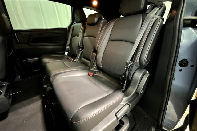 Photo of 2025 Sonic Gray Pearl Honda Odyssey