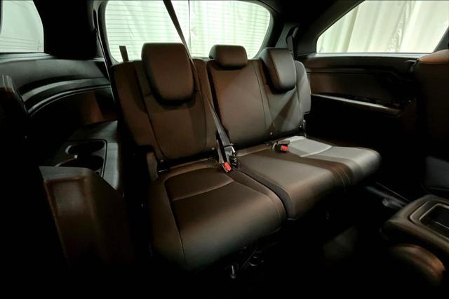 Photo of 2025 Sonic Gray Pearl Honda Odyssey