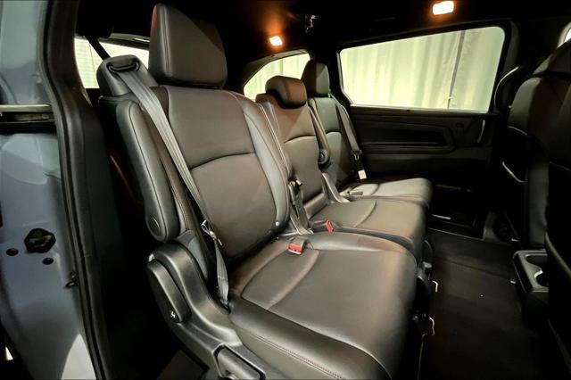 Photo of 2025 Sonic Gray Pearl Honda Odyssey