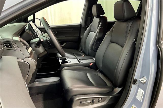 Photo of 2025 Sonic Gray Pearl Honda Odyssey