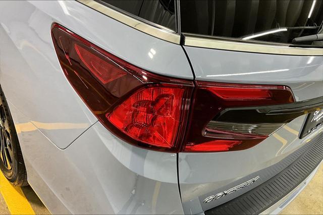 Photo of 2025 Sonic Gray Pearl Honda Odyssey