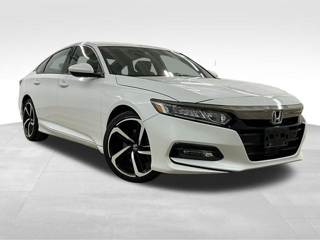 Photo of 2018 Platinum White Pearl Honda Accord