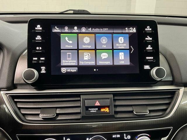Photo of 2018 Platinum White Pearl Honda Accord
