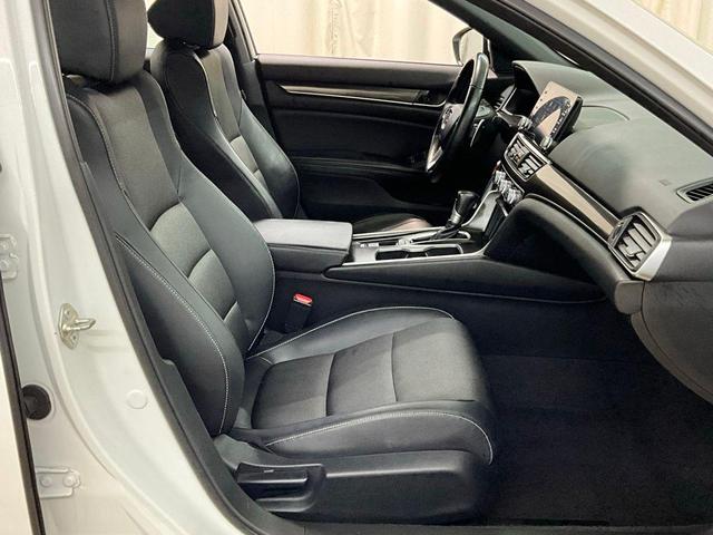 Photo of 2018 Platinum White Pearl Honda Accord