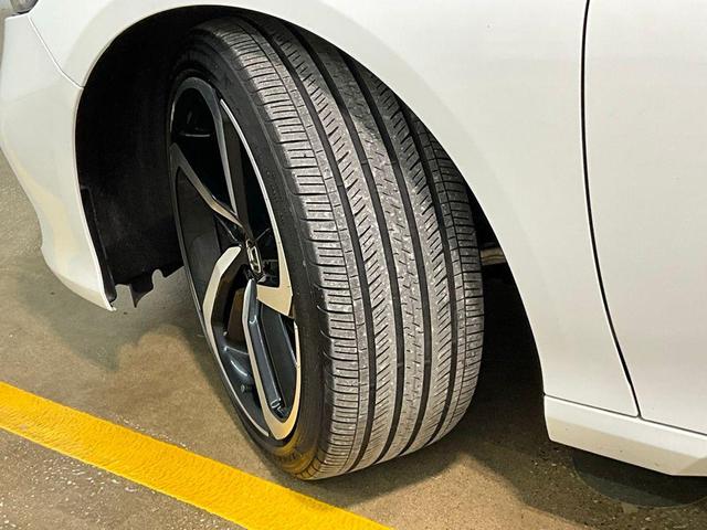 Photo of 2018 Platinum White Pearl Honda Accord