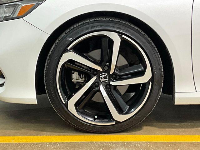 Photo of 2018 Platinum White Pearl Honda Accord