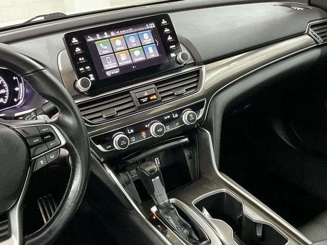 Photo of 2018 Platinum White Pearl Honda Accord