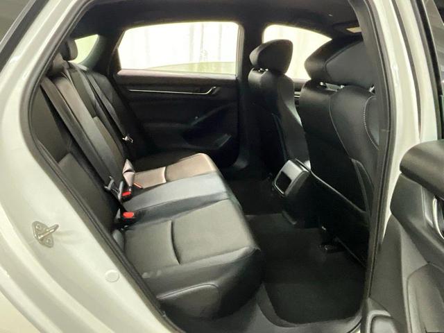 Photo of 2018 Platinum White Pearl Honda Accord