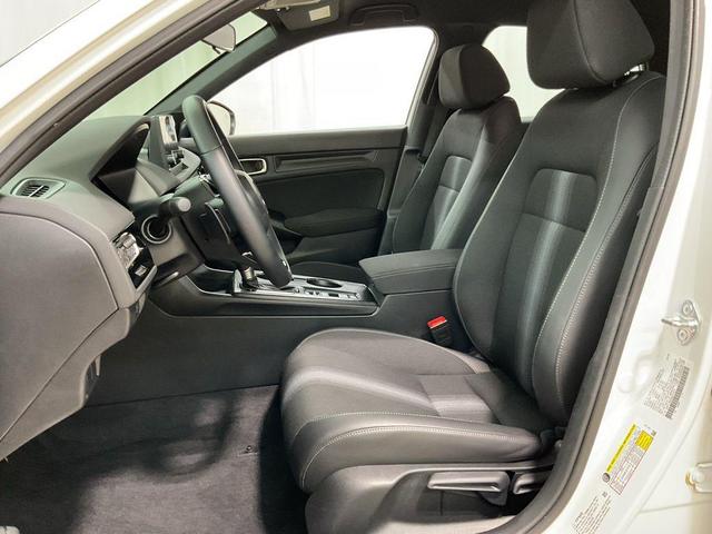 Photo of 2025 Platinum White Pearl Honda Civic