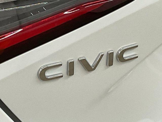 Photo of 2025 Platinum White Pearl Honda Civic