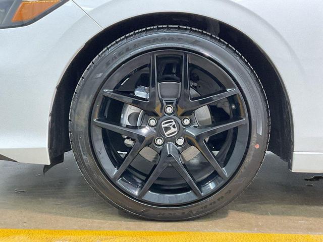 Photo of 2025 Platinum White Pearl Honda Civic