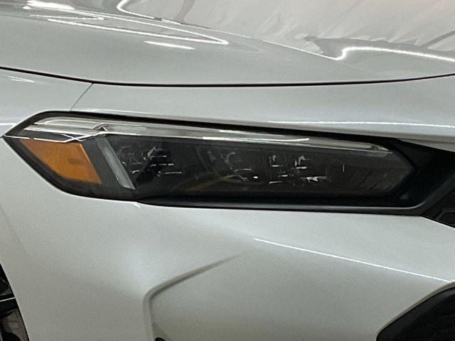 Photo of 2025 Platinum White Pearl Honda Civic