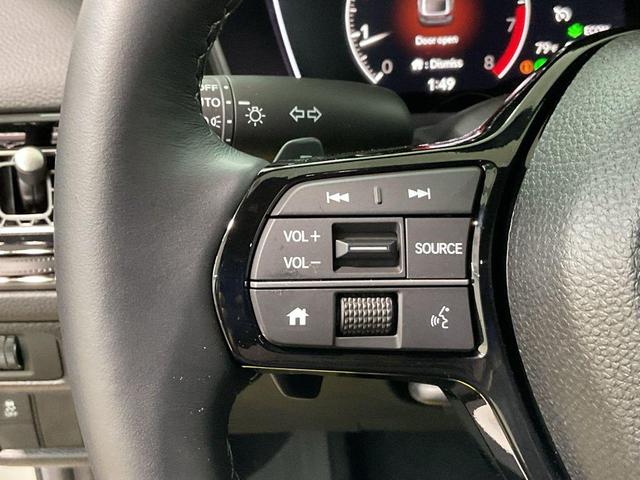 Photo of 2025 Platinum White Pearl Honda Civic