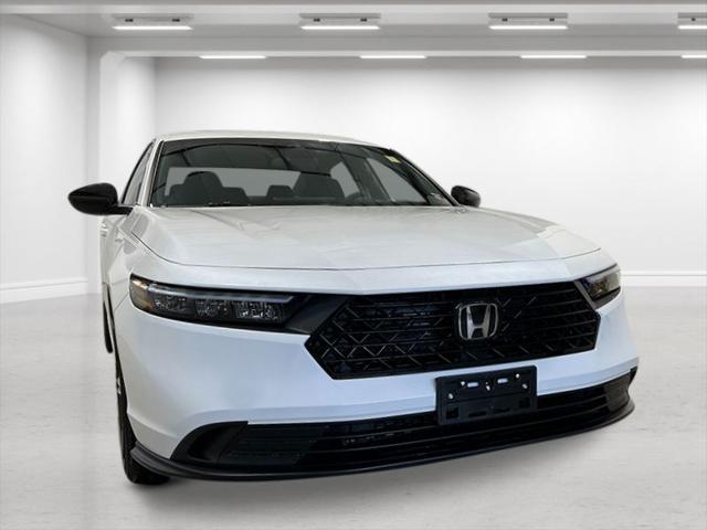 Photo of 2025 Platinum White Pearl Honda Accord Hybrid