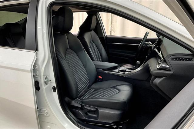 Photo of 2024 Ice Cap Toyota Camry