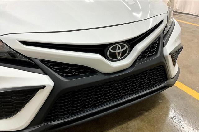 Photo of 2024 Ice Cap Toyota Camry