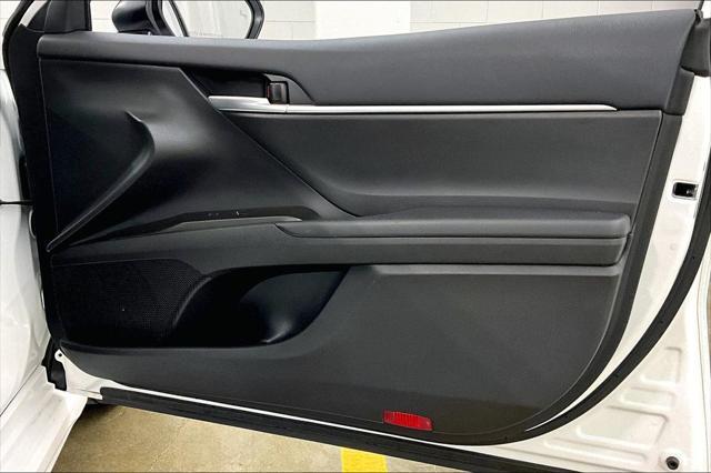 Photo of 2024 Ice Cap Toyota Camry