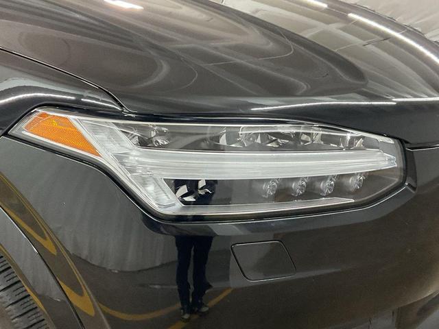 Photo of 2021 Onyx Black Metallic Volvo XC90