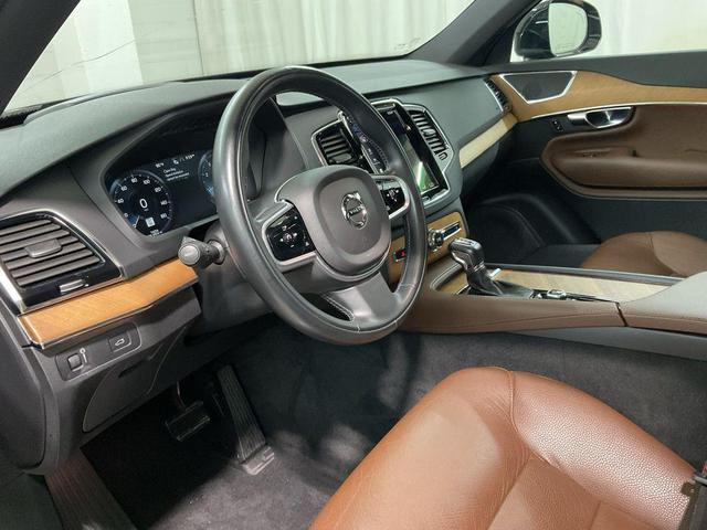 Photo of 2021 Onyx Black Metallic Volvo XC90