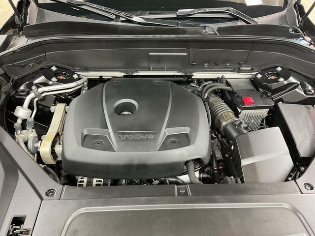 Photo of 2021 Onyx Black Metallic Volvo XC90