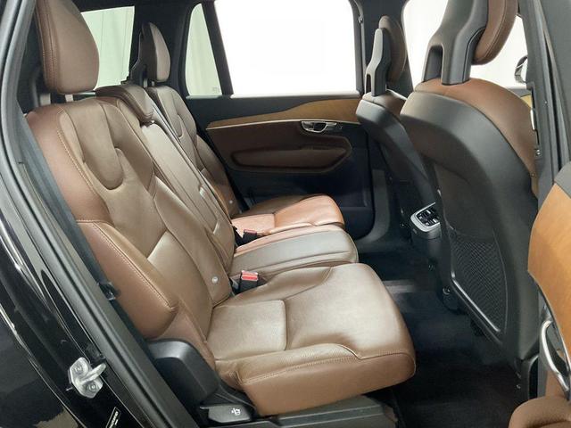 Photo of 2021 Onyx Black Metallic Volvo XC90