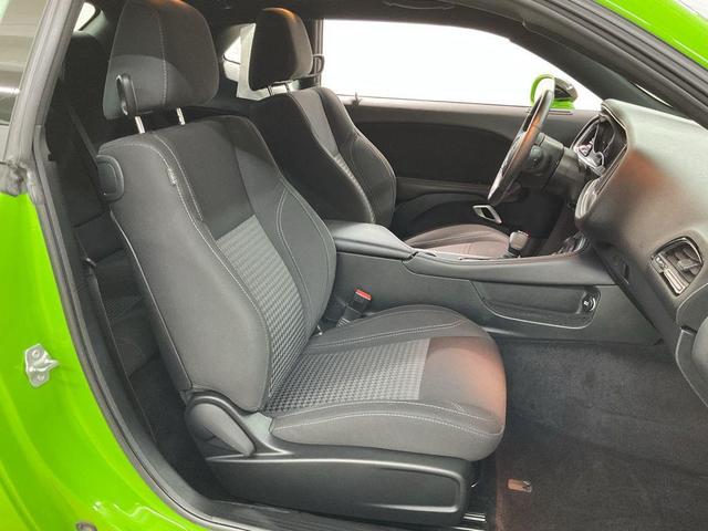 Photo of 2017 Green Go Clearcoat Dodge Challenger
