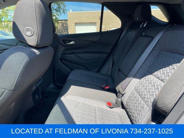 Photo of 2022 Blue Glow Metallic Chevrolet Equinox