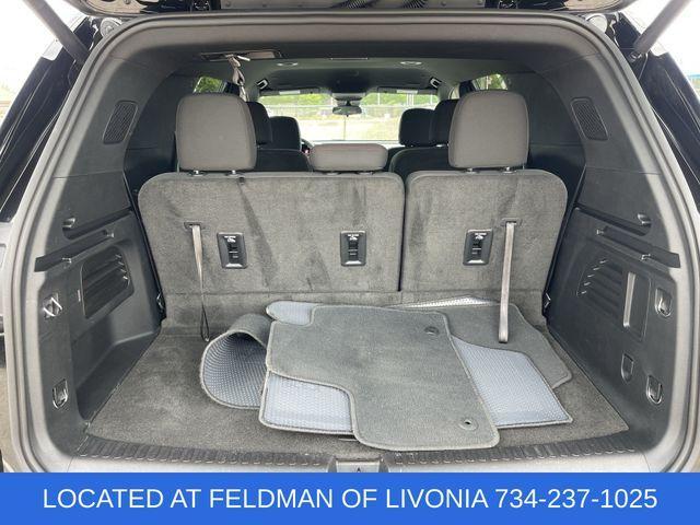 Photo of 2024 Mosaic Black Metallic Chevrolet Traverse