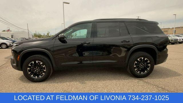 Photo of 2024 Mosaic Black Metallic Chevrolet Traverse