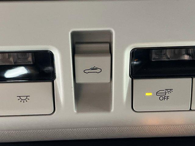 Photo of 2025 White Mazda CX-50