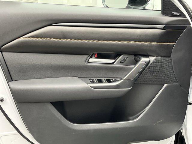 Photo of 2025 White Mazda CX-50