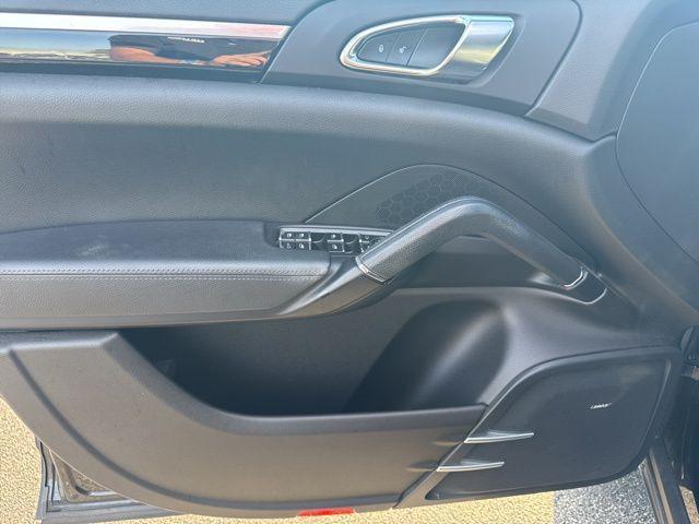 Photo of 2017 Black Porsche Cayenne