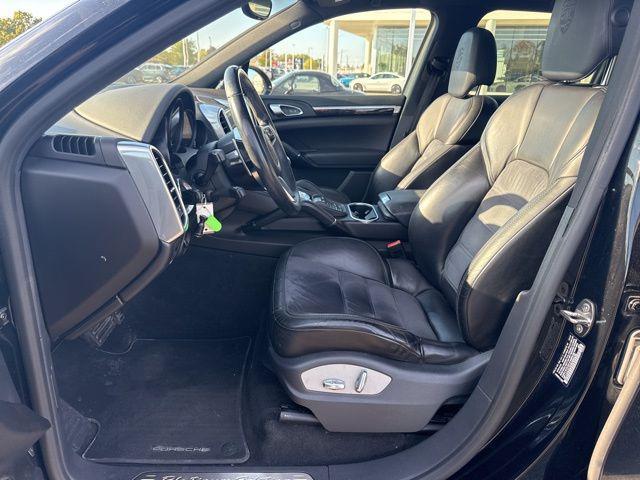 Photo of 2017 Black Porsche Cayenne