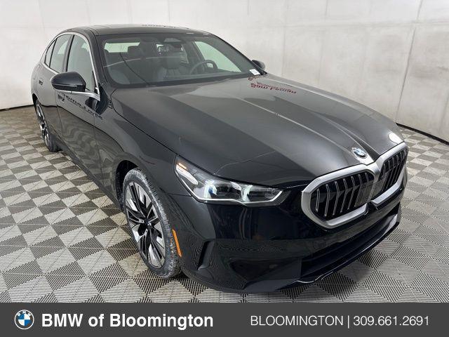 Photo of 2025 Black Sapphire Metallic BMW 530
