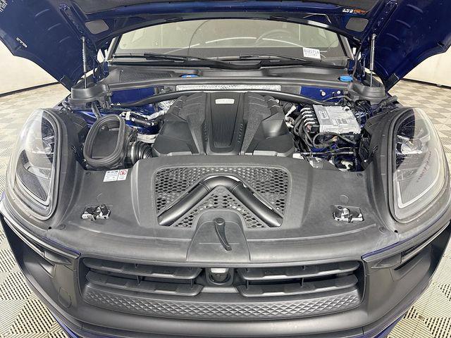 Photo of 2024 Gentian Blue Metallic Porsche Macan