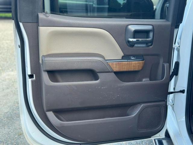 Photo of 2018 White GMC Sierra 1500