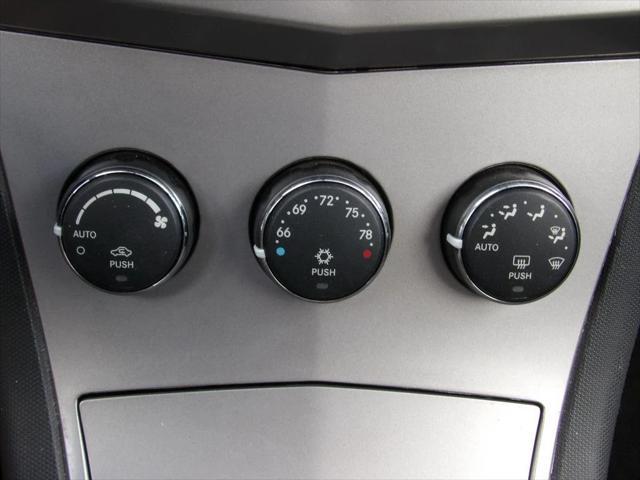 Photo of 2010 Bright Silver Metallic Chrysler Sebring
