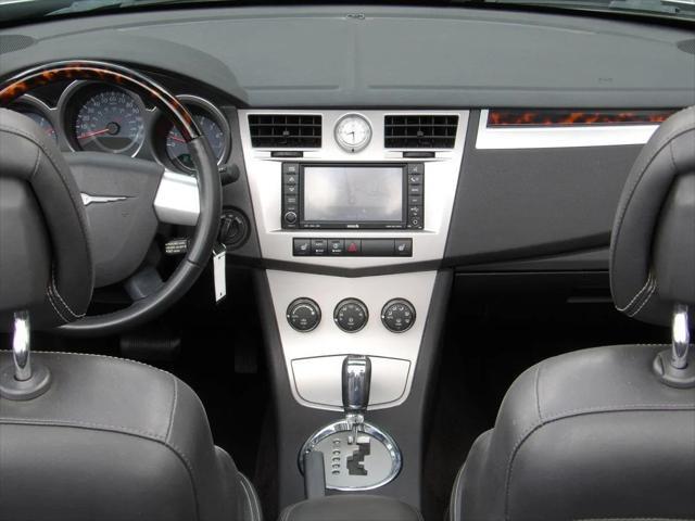 Photo of 2010 Bright Silver Metallic Chrysler Sebring