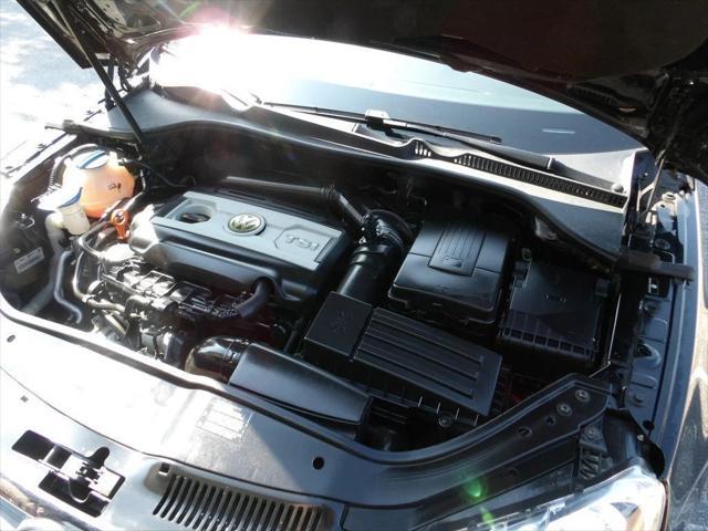 Photo of 2009 Black Uni Volkswagen Eos