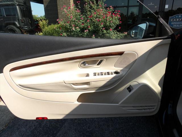 Photo of 2009 Black Uni Volkswagen Eos