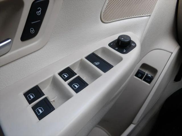 Photo of 2009 Black Uni Volkswagen Eos