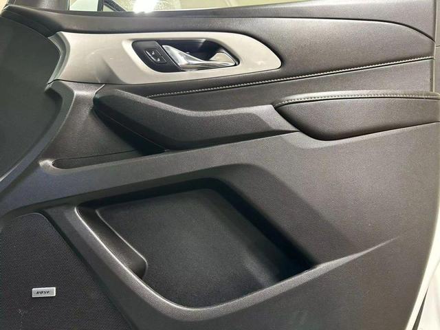 Photo of 2019 White Chevrolet Traverse