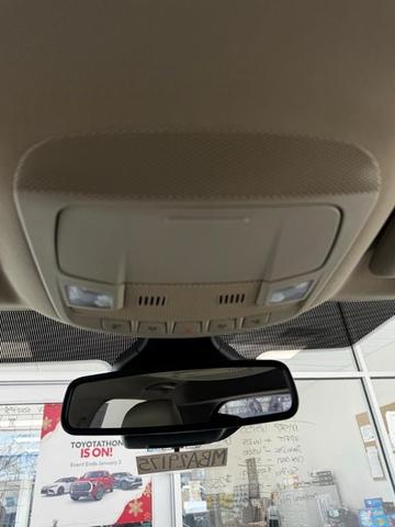 Photo of 2021 Gray Ford Edge