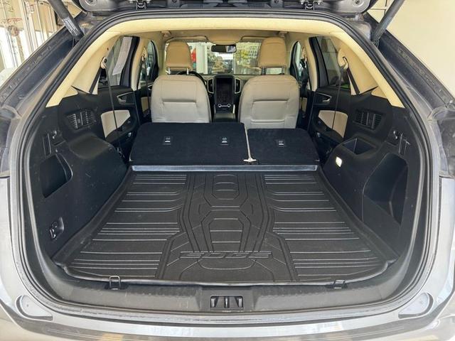 Photo of 2021 Gray Ford Edge
