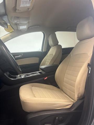 Photo of 2021 Gray Ford Edge